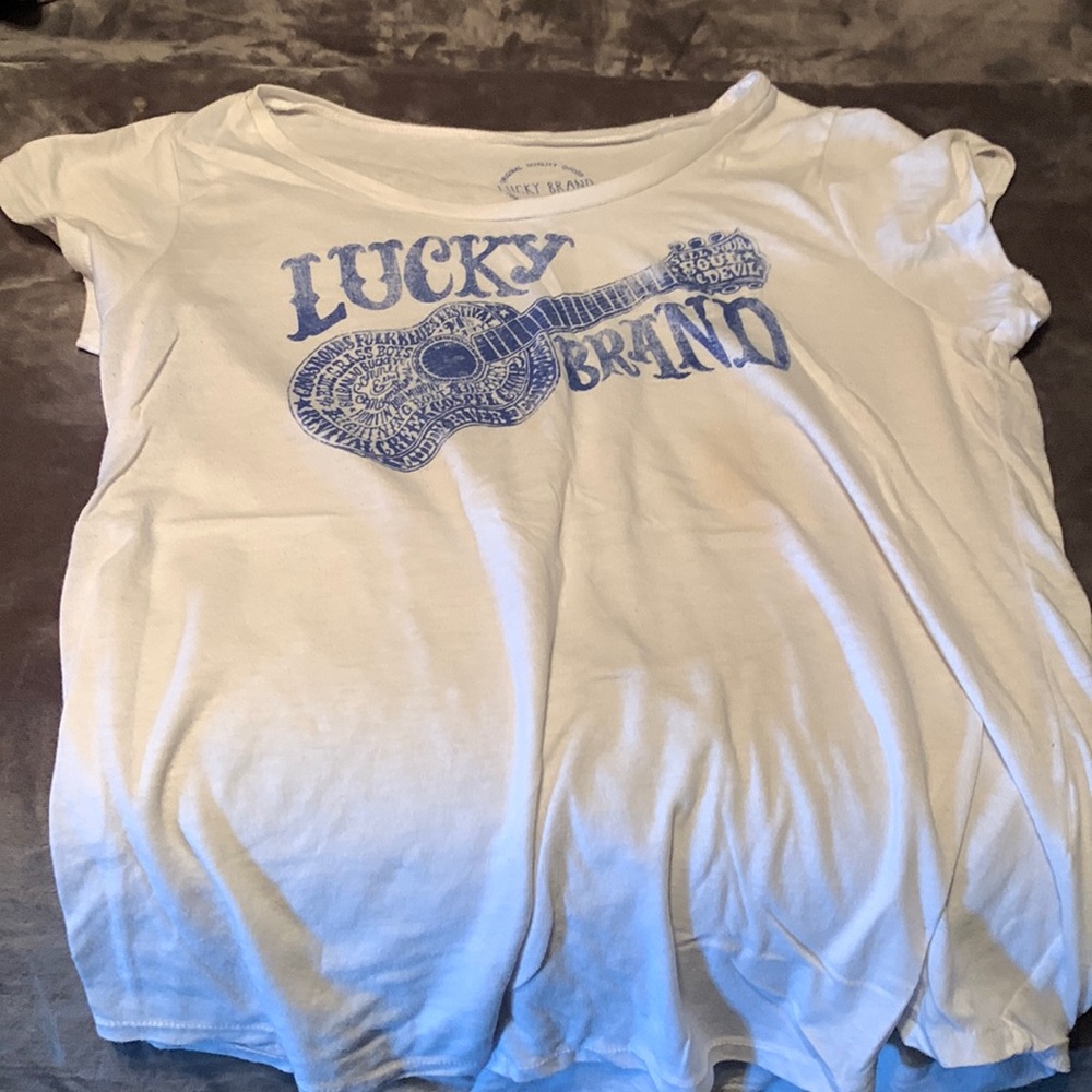Cute Lucky Brand T-shirt